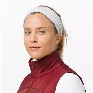 NWT lululemon fringe fighter headband in grey / white